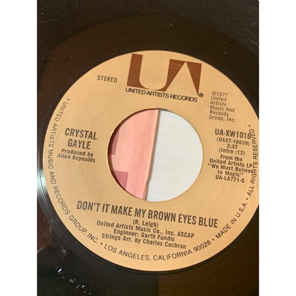 Crystal Gayle 7" 45 RPM Vinyl Record Dont It Make My Brown Eyes Blue & Its All R - Picture 2 of 5
